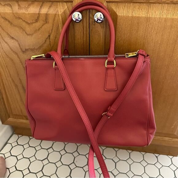 Prada $3,495  Galleria Saffiano Large Leather Bag 100% Authentic - Picture 13 of 14